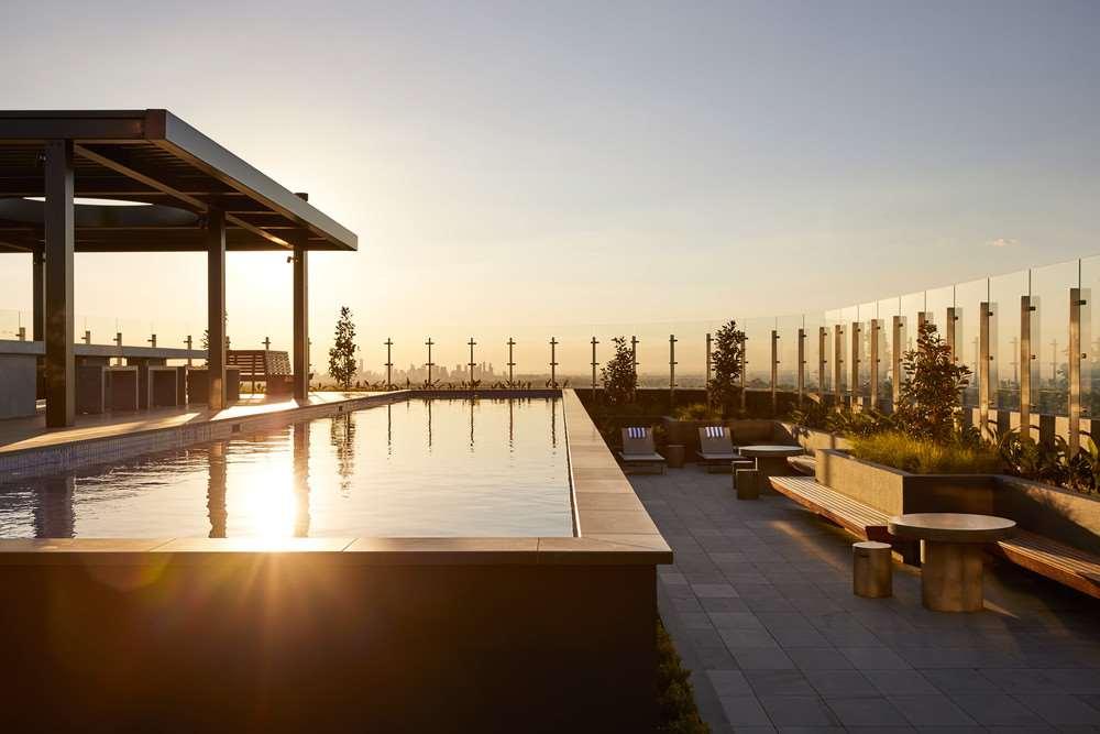 Art Series - The Chen Box Hill Instalações foto The rooftop pool at The Standard East Village